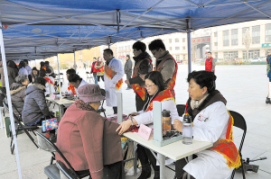 静海县志愿者深入基层，奉献爱心温暖社会